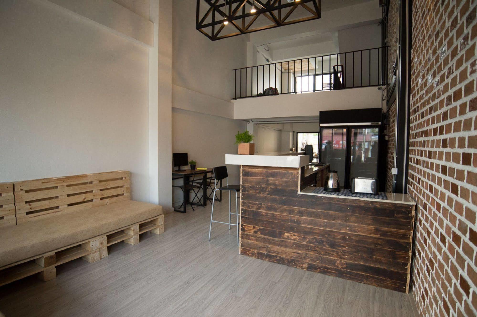 Allsum Hostel Phra Nakhon Si Ayutthaya Buitenkant foto